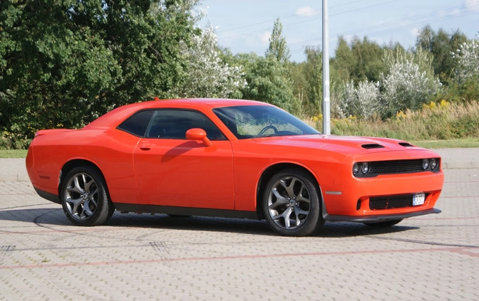 Dodge Challenger cena 81900 przebieg: 211000, rok produkcji 2017 z Legnica małe 137